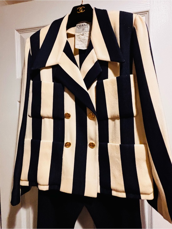 CHANEL Jackets & Blazers - Classic Vintage CHANEL Striped Jacket